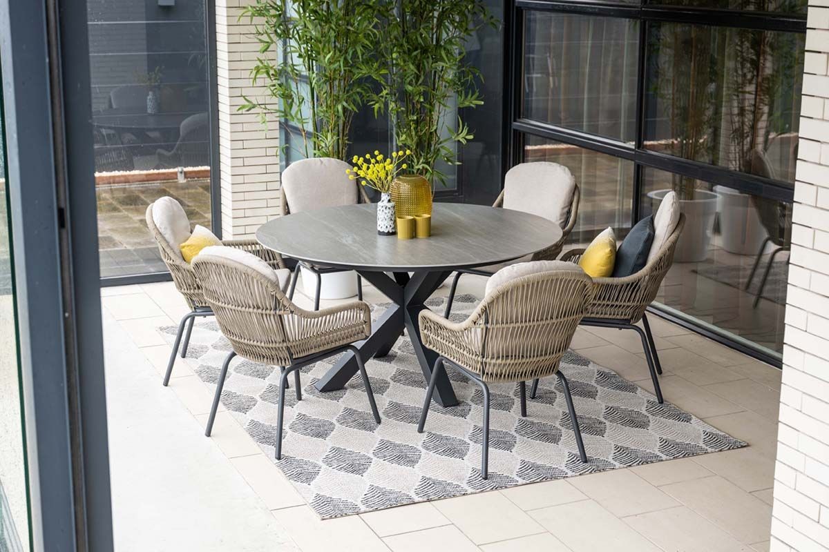 Lowlands tafel 150 cm. Centostone Napoli Sand