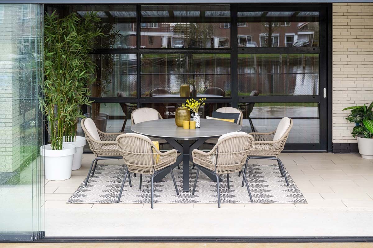 Lowlands tafel 150 cm. Centostone Napoli Sand